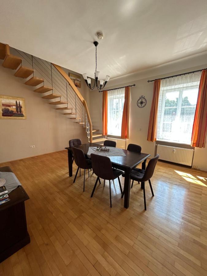 Grosse Ferienwohnung クラーゲンフルト エクステリア 写真
