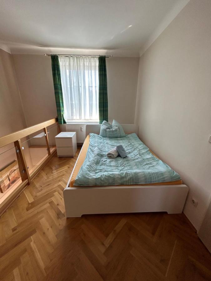 Grosse Ferienwohnung クラーゲンフルト エクステリア 写真